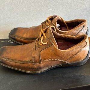 Men's Kenneth Cole distressed Brown Leather Lace Up Shoes. Size 9. Wore once